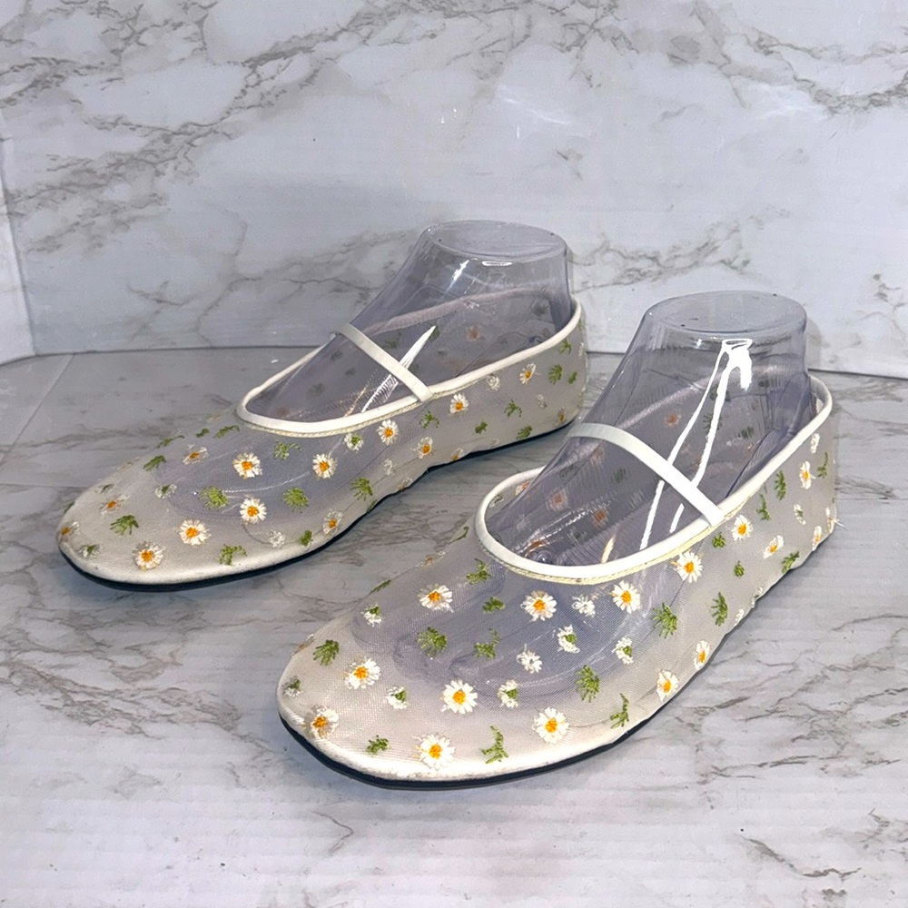 Jeffrey campbell Dancer Emb Flat in White Daisies ladies flats cute hippie 8.5